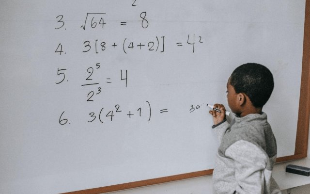 Wie schaffe ich schnell Mathematik im Kopf?